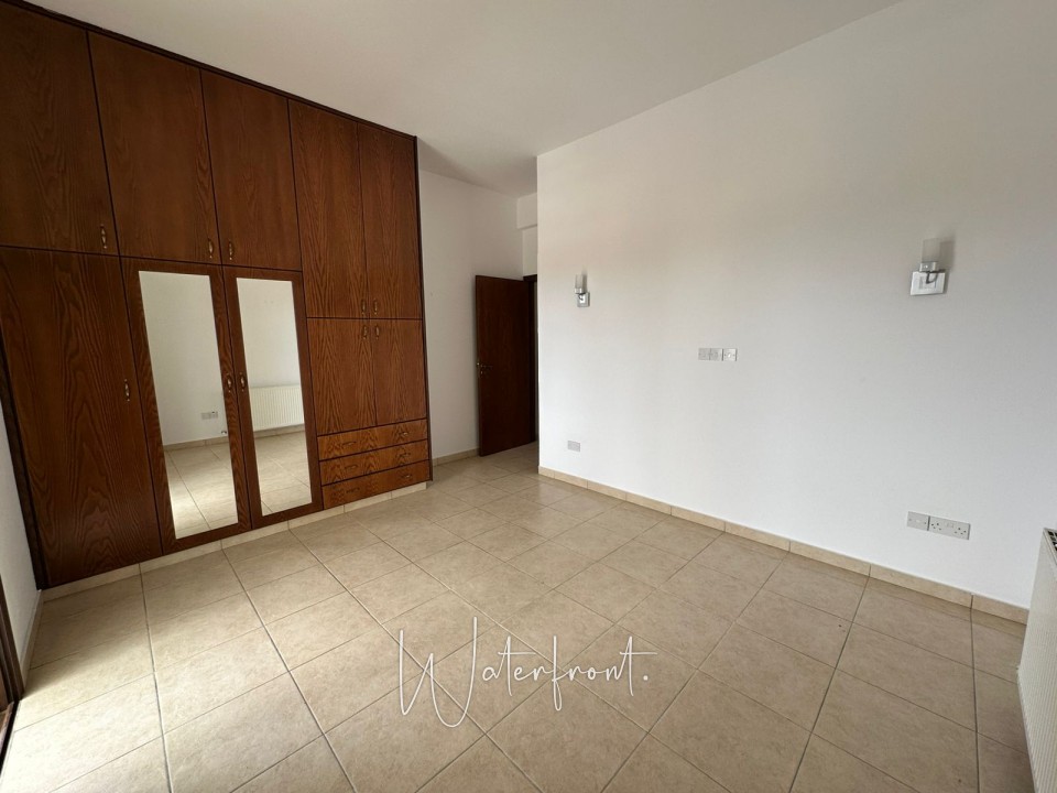 Detached Villa For Sale  in  Stroumpi