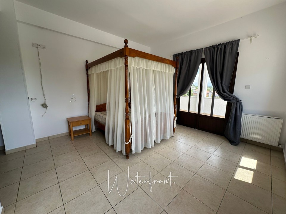 Detached Villa For Sale  in  Stroumpi