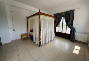 Detached Villa For Sale  in  Stroumpi