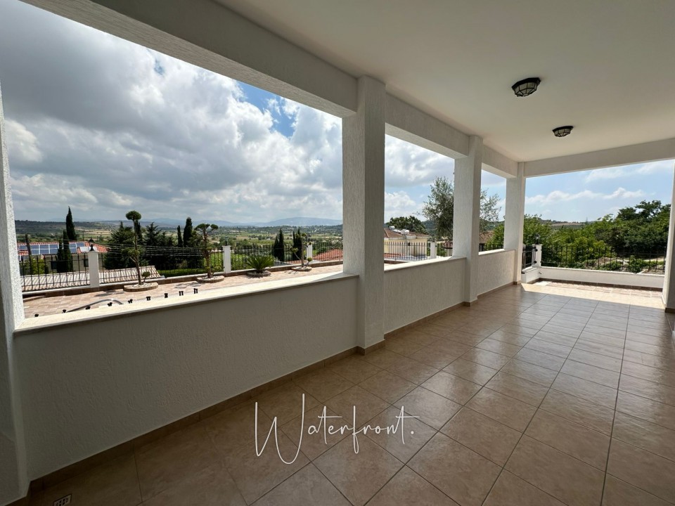 Detached Villa For Sale  in  Stroumpi