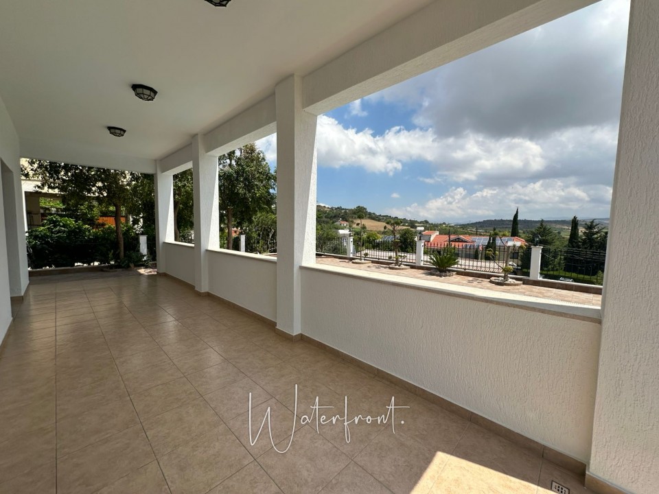 Detached Villa For Sale  in  Stroumpi