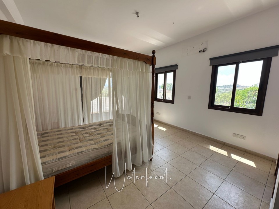 Detached Villa For Sale  in  Stroumpi