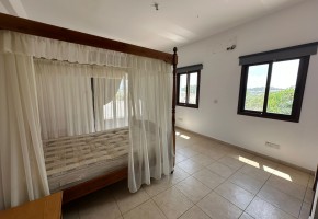 Detached Villa For Sale  in  Stroumpi