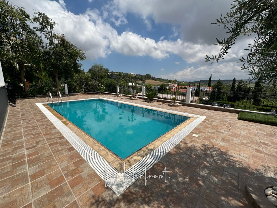 Detached Villa For Sale  in  Stroumpi