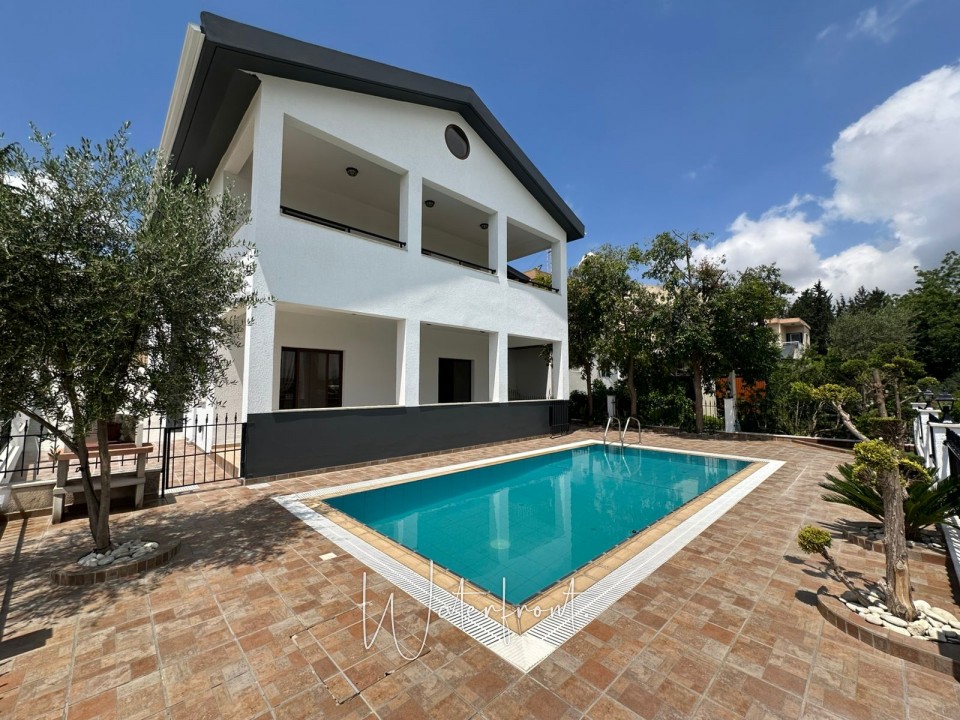 Detached Villa For Sale  in  Stroumpi