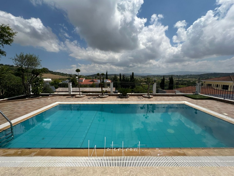 Detached Villa For Sale  in  Stroumpi