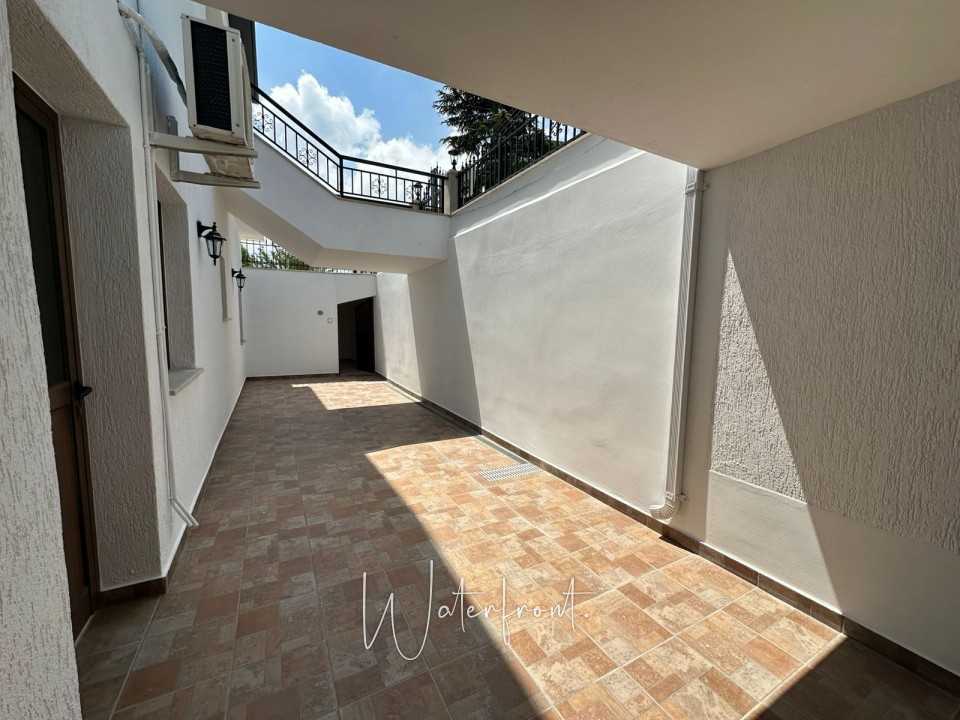 Detached Villa For Sale  in  Stroumpi