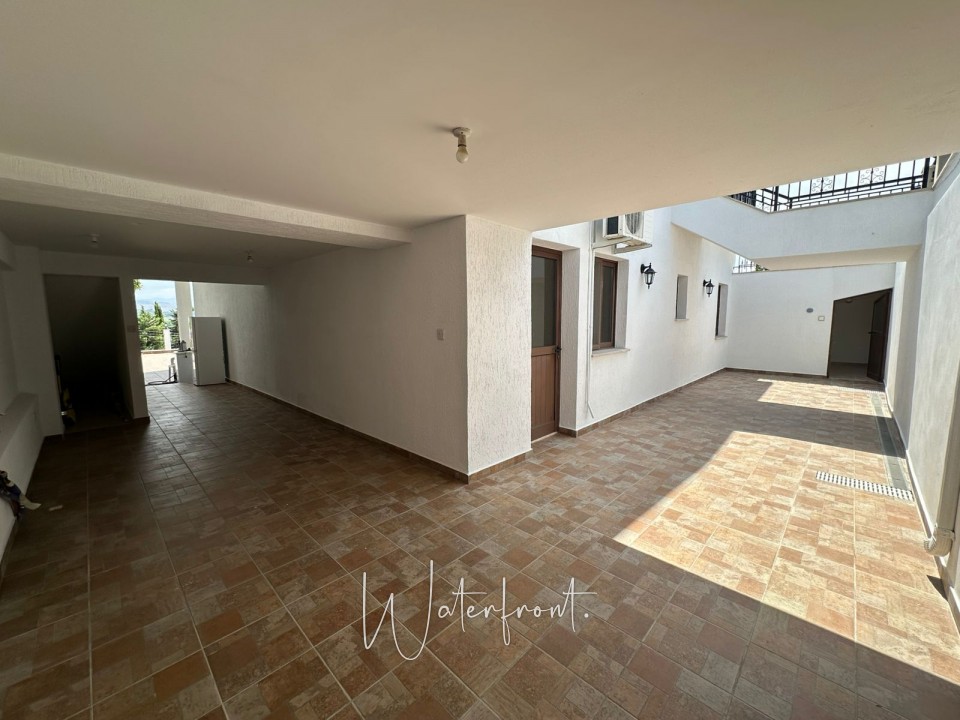 Detached Villa For Sale  in  Stroumpi