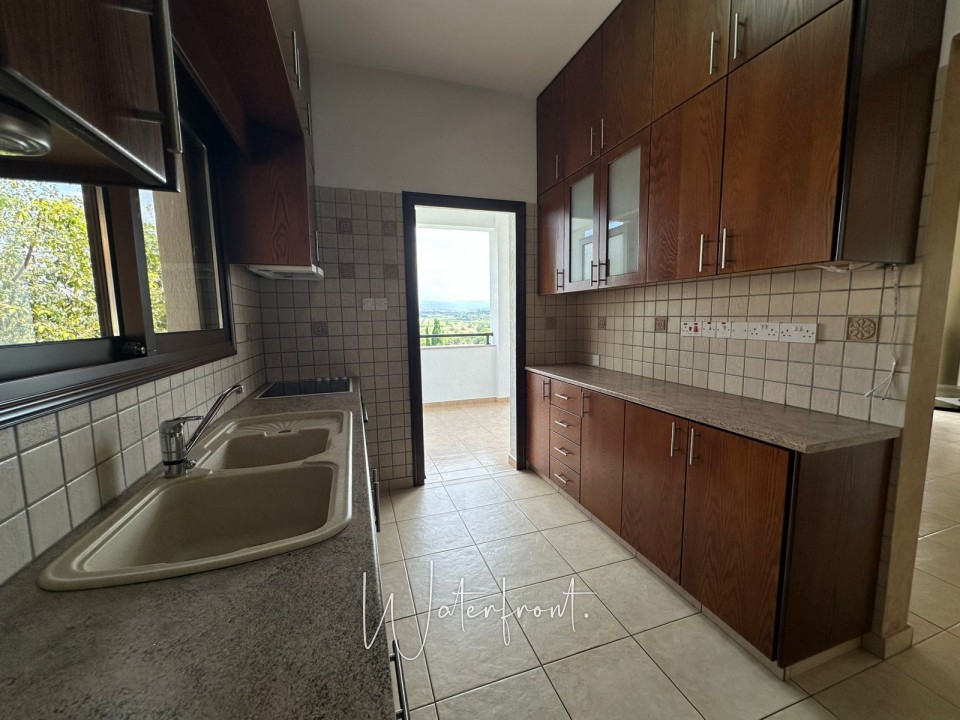 Detached Villa For Sale  in  Stroumpi