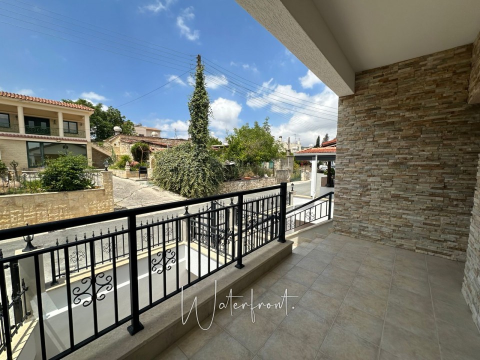 Detached Villa For Sale  in  Stroumpi