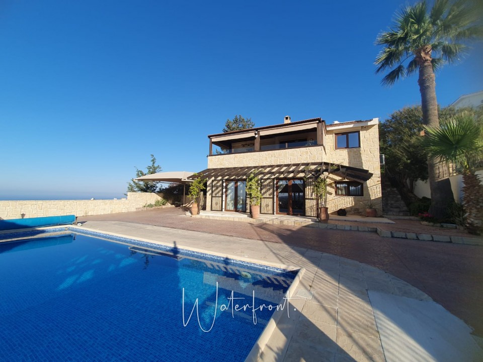 Detached Villa For Sale  in  Peyia