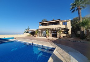 Detached Villa For Sale  in  Peyia