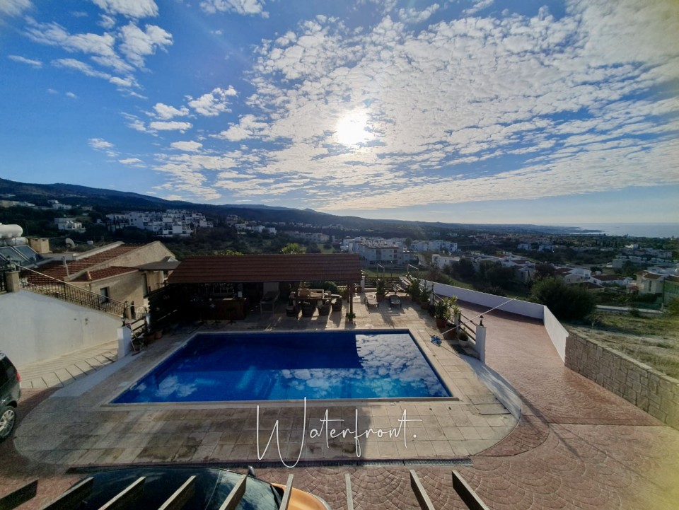 Detached Villa For Sale  in  Peyia