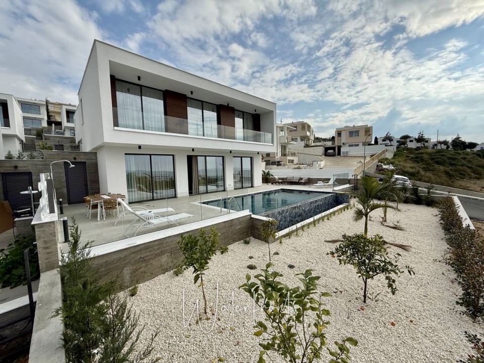 Detached Villa For Sale  in  Chloraka