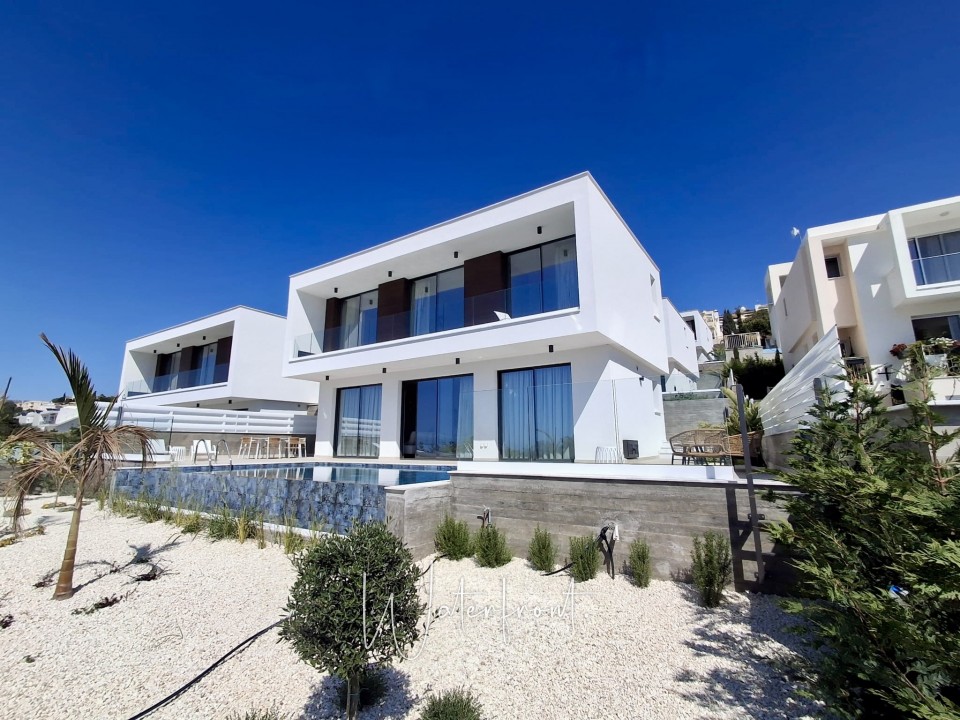 Detached Villa For Sale  in  Chloraka