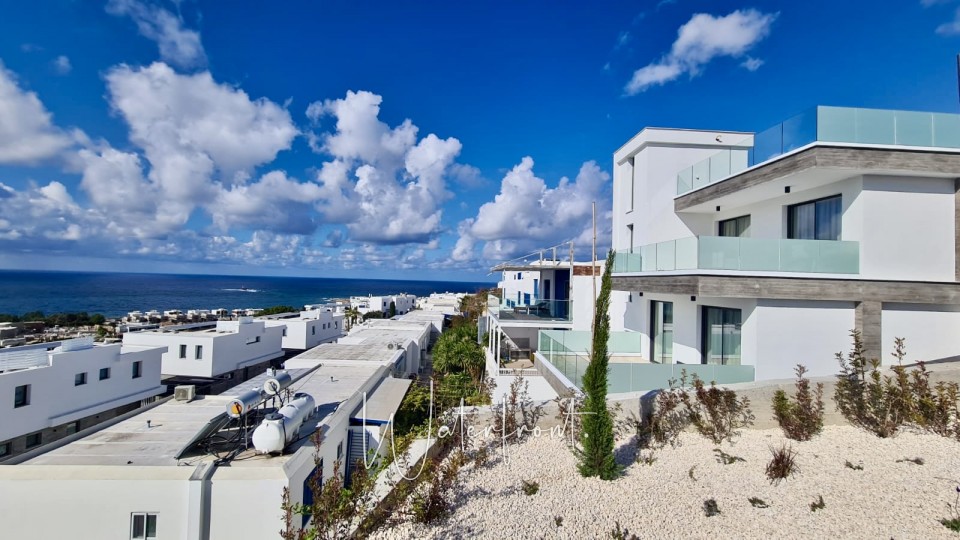 Detached Villa For Sale  in  Chloraka