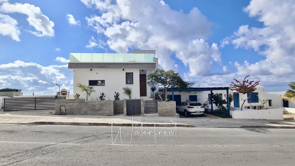 Detached Villa For Sale  in  Chloraka