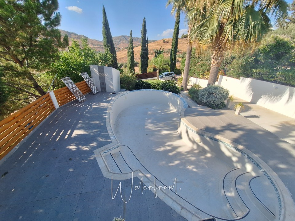 Detached Villa For Sale  in  Choletria