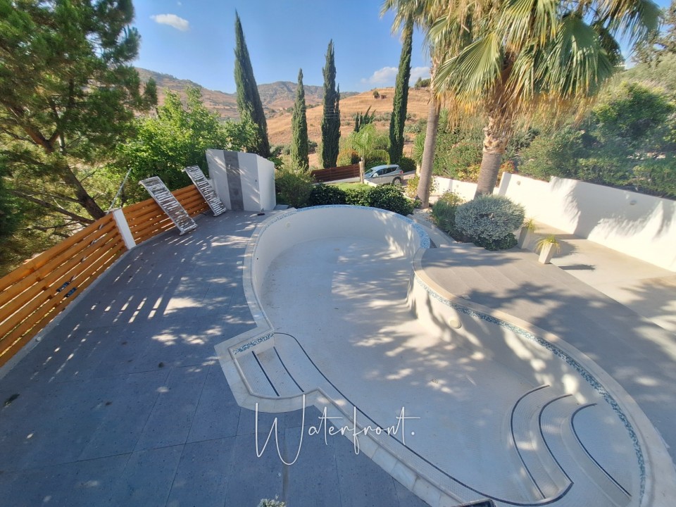 Detached Villa For Sale  in  Acheleia