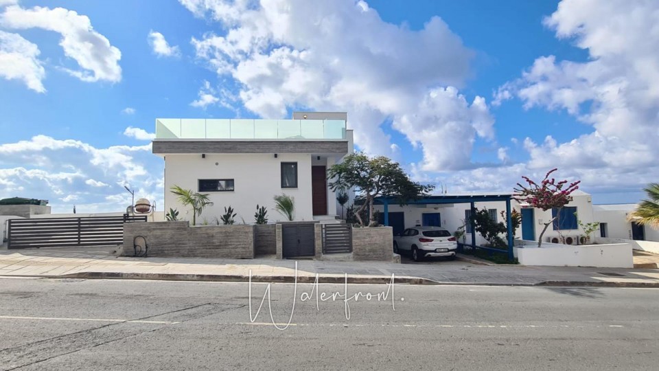 Detached Villa For Sale  in  Acheleia