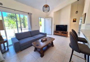 Bungalow For Sale  in  Polemi