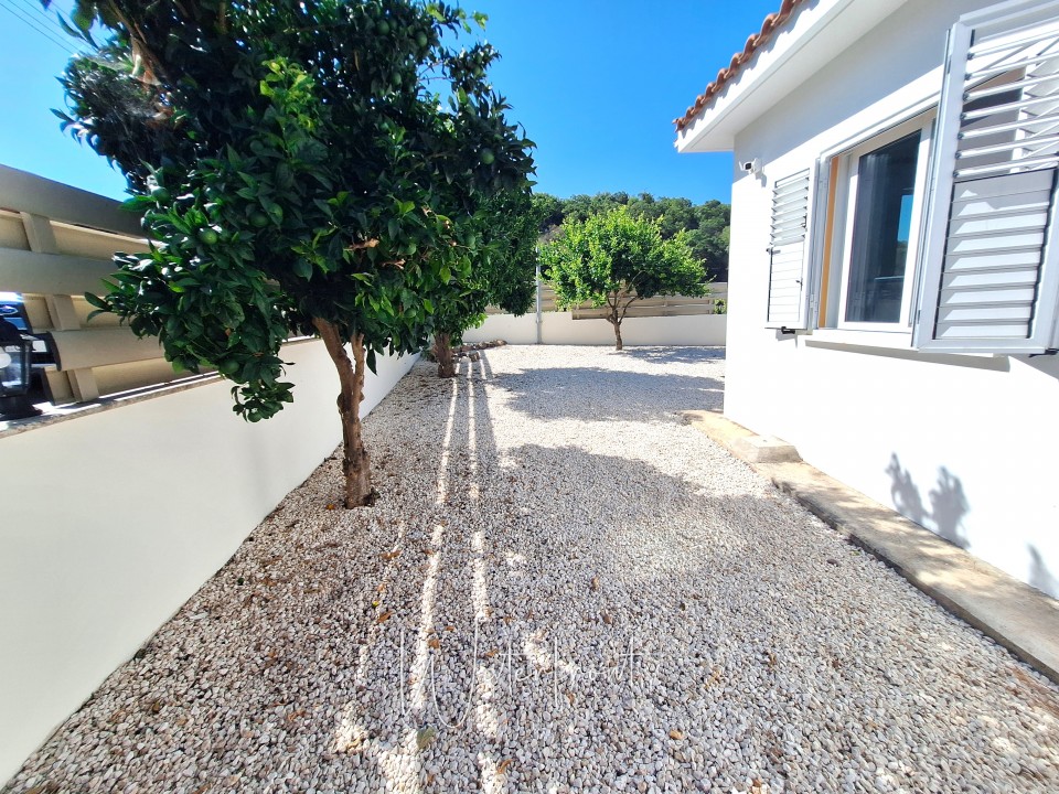 Bungalow For Sale  in  Polemi