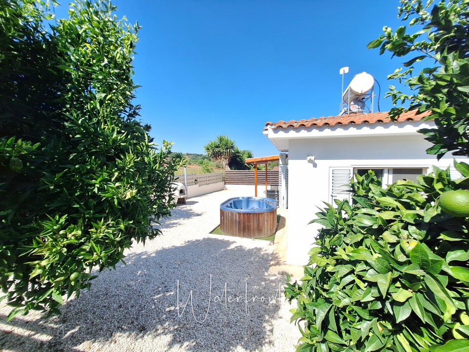 Bungalow For Sale  in  Polemi