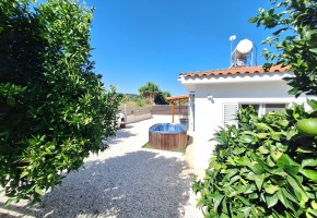 Bungalow For Sale  in  Polemi