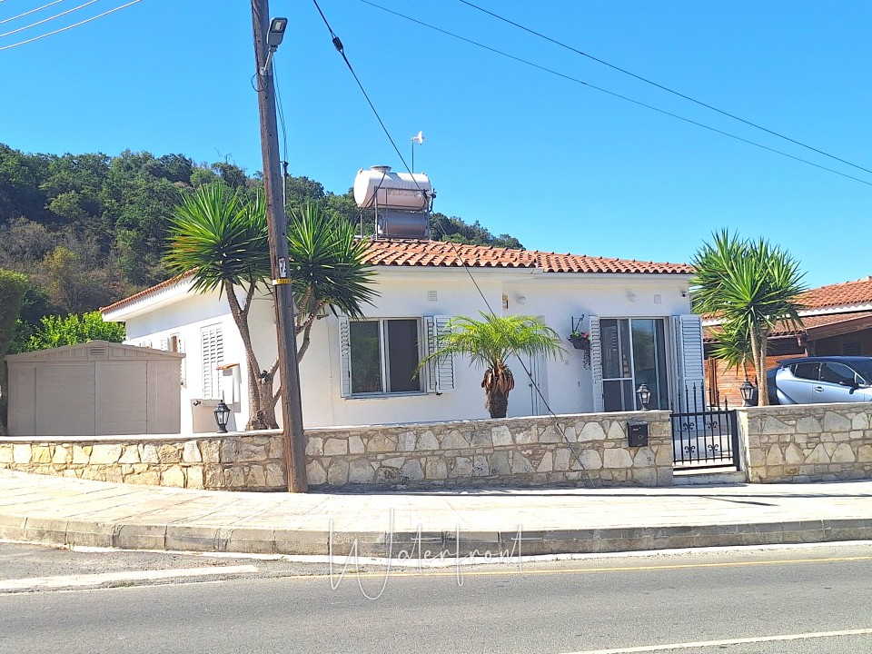 Bungalow For Sale  in  Polemi