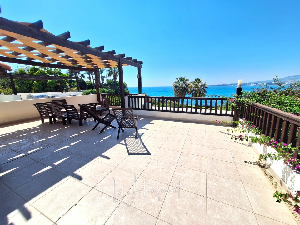 Detached Villa For Sale  in  Kissonerga