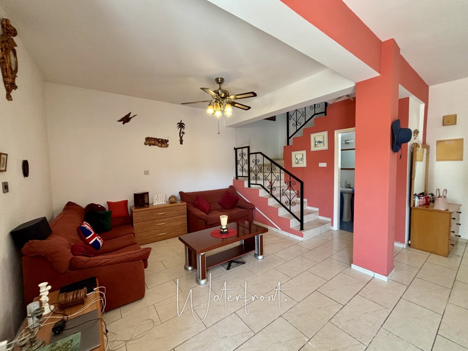 Detached Villa For Sale  in  Universal