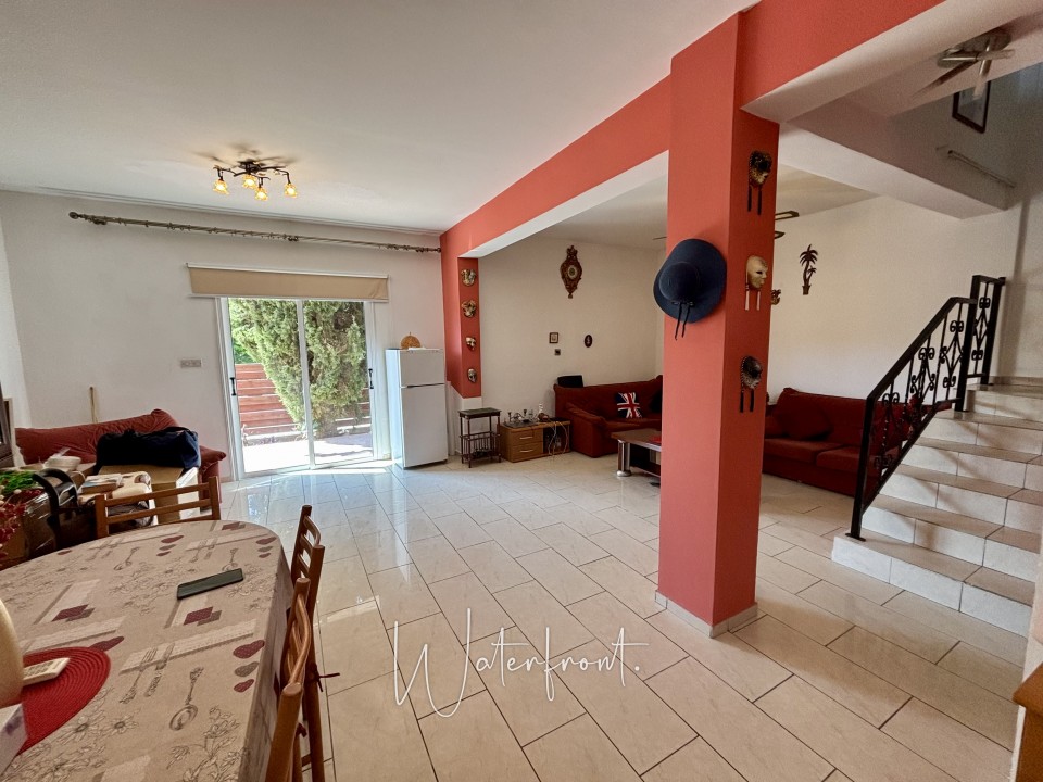 Detached Villa For Sale  in  Universal