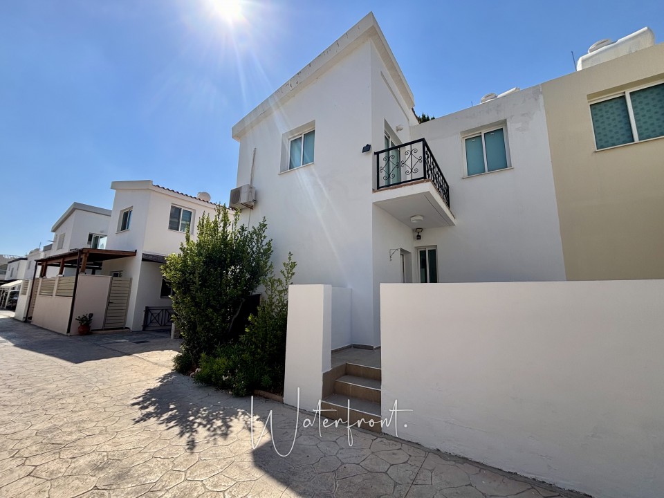 Detached Villa For Sale  in  Universal