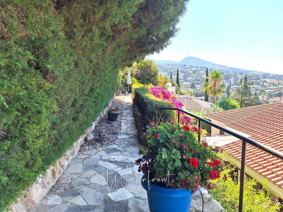 Bungalow For Sale  in  Koili