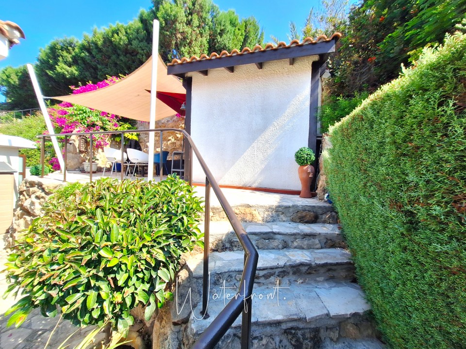 Bungalow For Sale  in  Koili