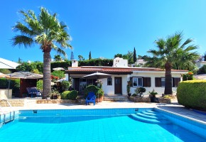 Bungalow For Sale in Kamares - Tala, Paphos - SL24670