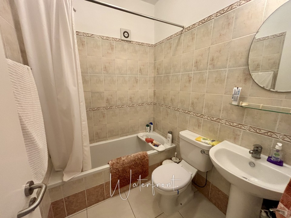 Apartment For Sale  in  Tombs of the Kings