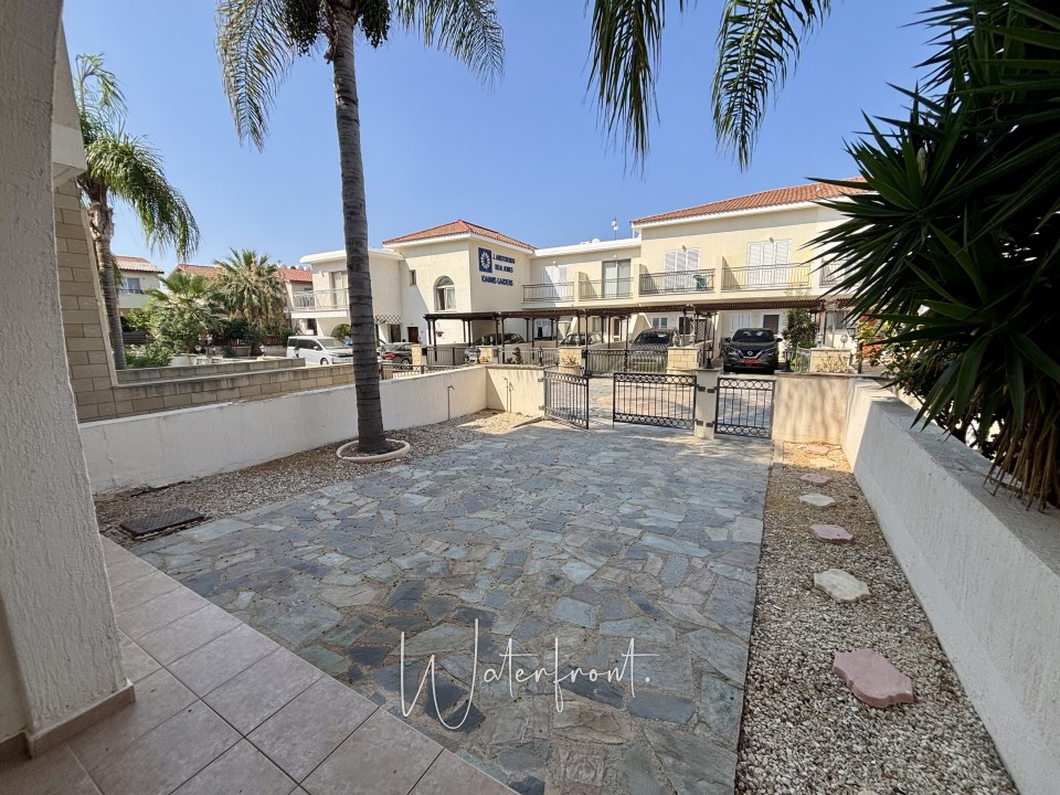 Apartment For Sale  in  Tombs of the Kings