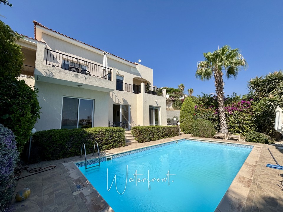 Detached Villa For Sale  in  Peyia