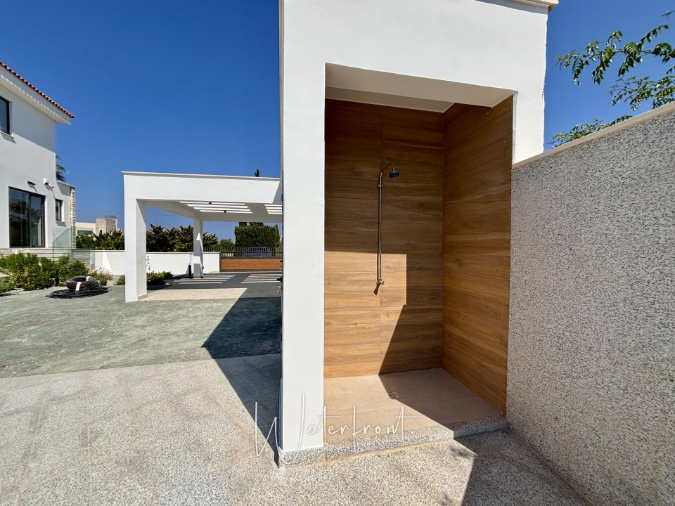 Detached Villa For Sale  in  Sea Caves - St.George