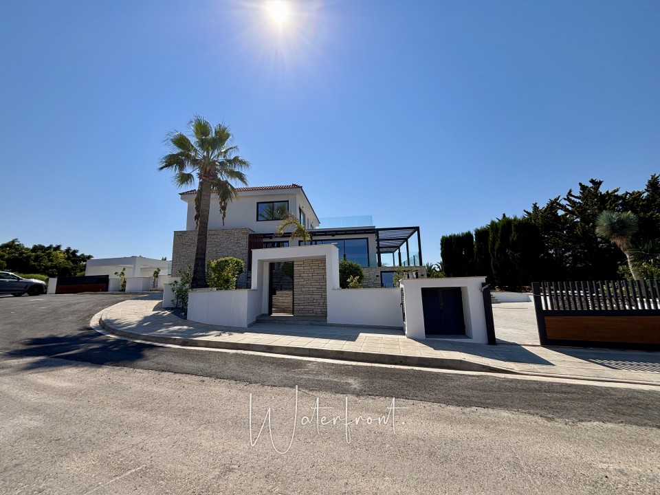 Detached Villa For Sale  in  Sea Caves - St.George