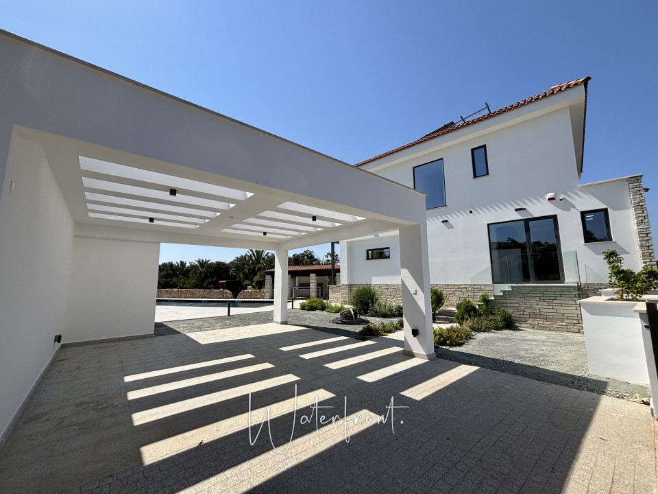Detached Villa For Sale  in  Sea Caves - St.George