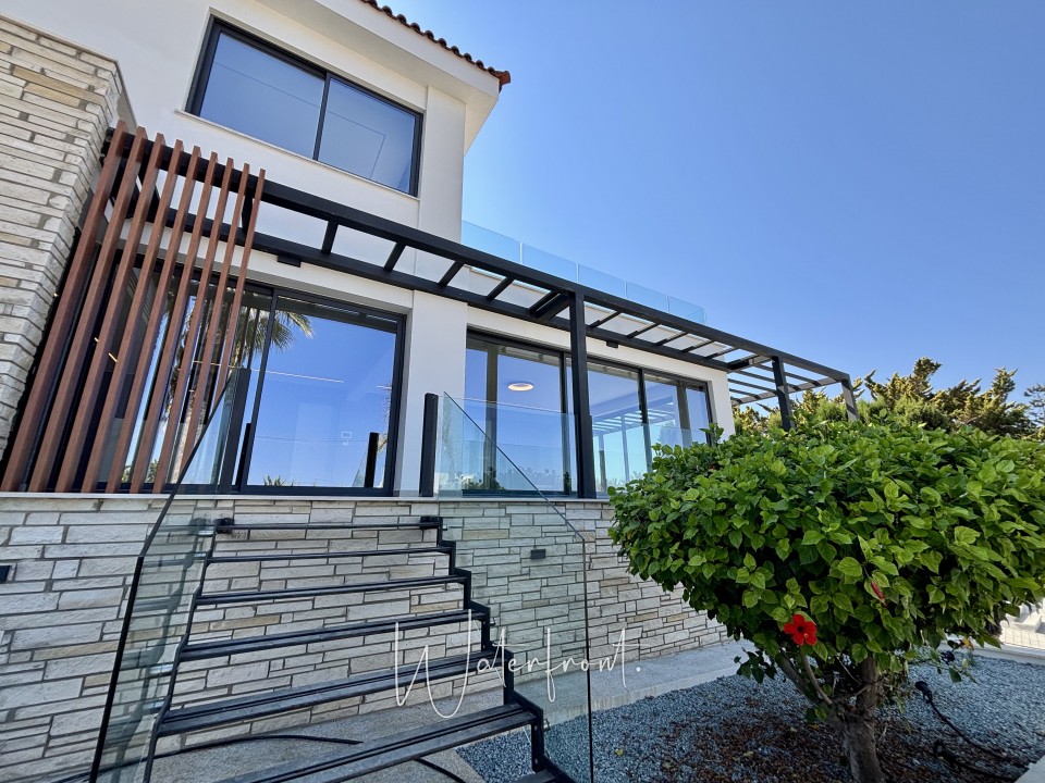 Detached Villa For Sale  in  Sea Caves - St.George