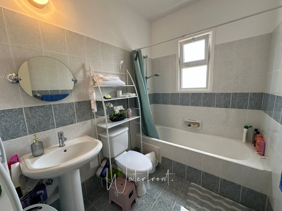 Apartment For Rent  in  Tombs of the Kings
