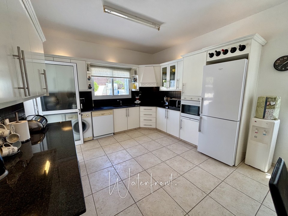 Detached Villa For Sale  in  Sea Caves - St.George