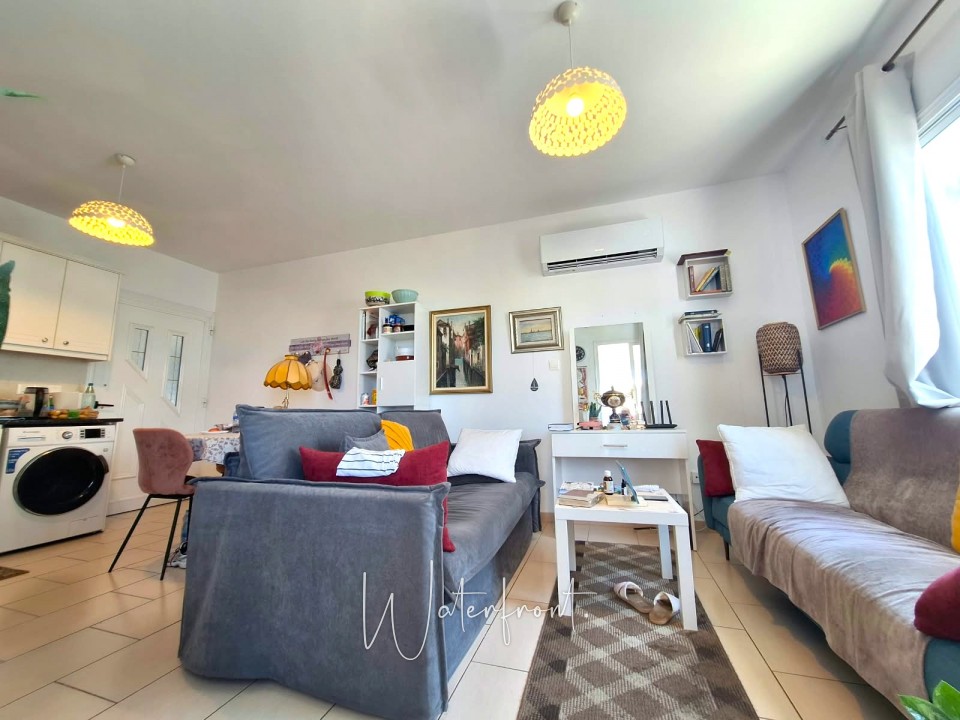 Apartment For Sale  in  Moutallos