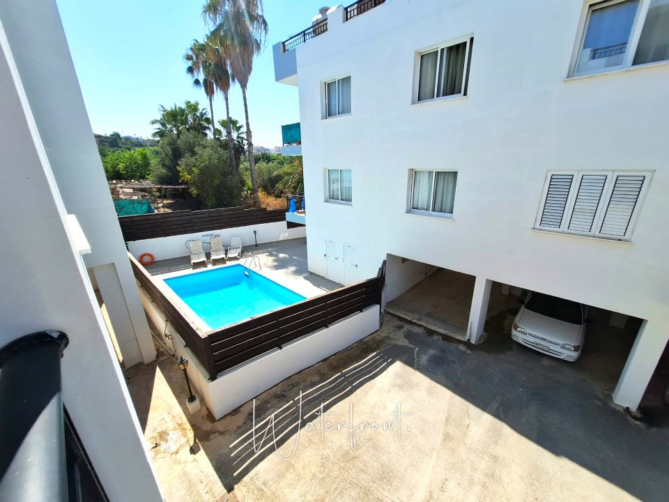 Apartment For Sale  in  Moutallos