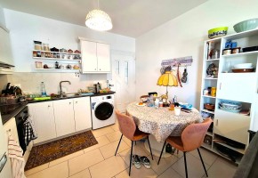Apartment For Sale  in  Moutallos