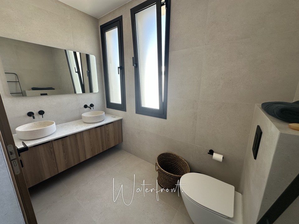 Detached Villa For Rent  in  Sea Caves - St.George