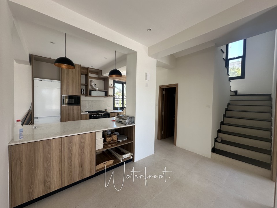 Detached Villa For Rent  in  Sea Caves - St.George
